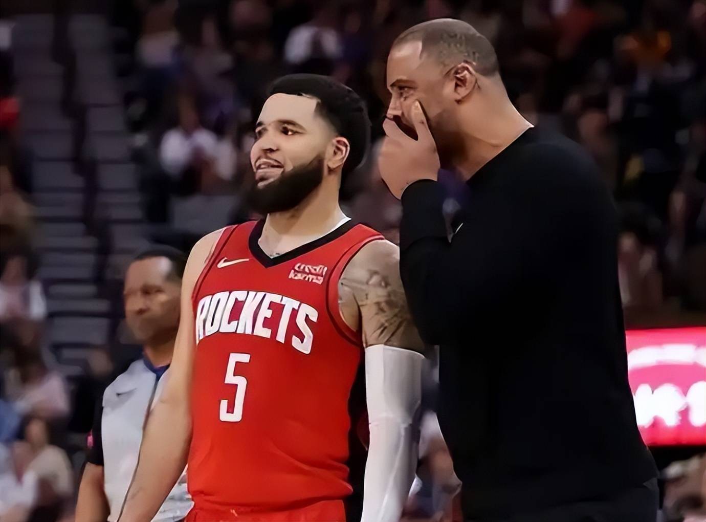 猛龙主场击败湖人，范弗利特发威