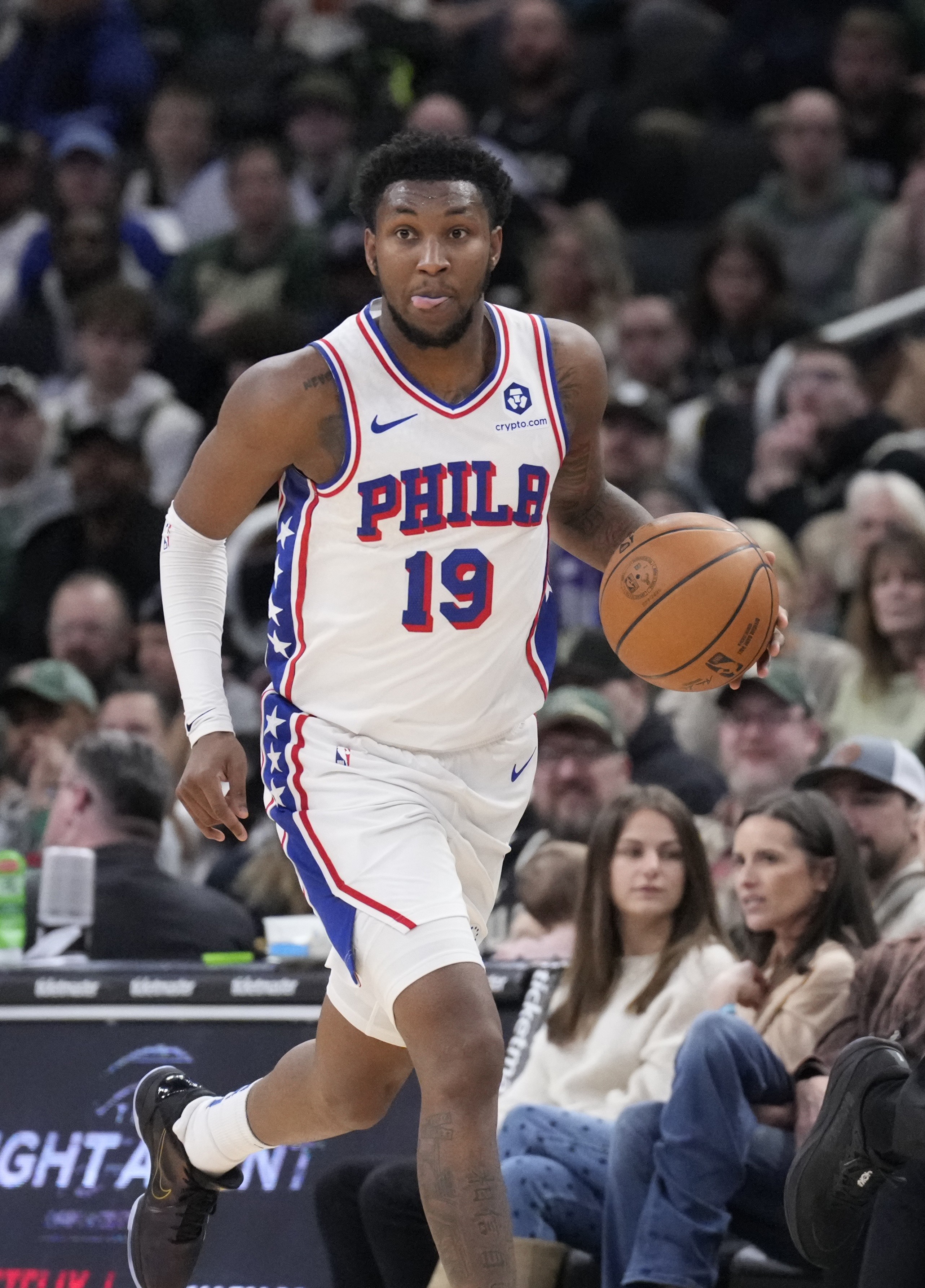 76人再胜骑士，雷霆全队联手砍分