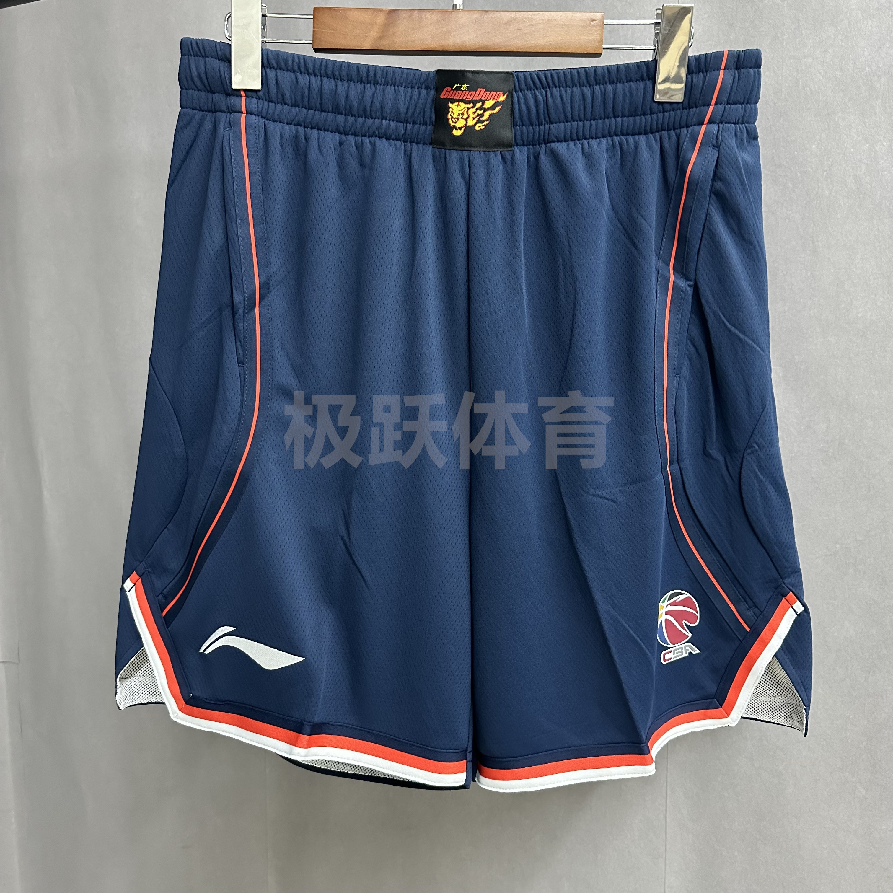 包含广东男篮经验不足，CBA球队需增强训练强度的词条