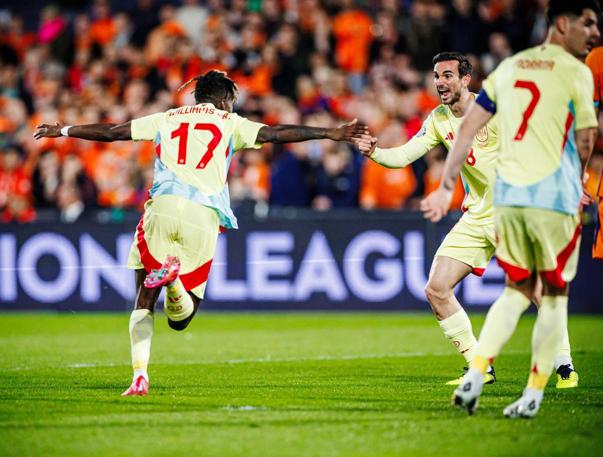 一触即发！国际比赛中的精彩一幕